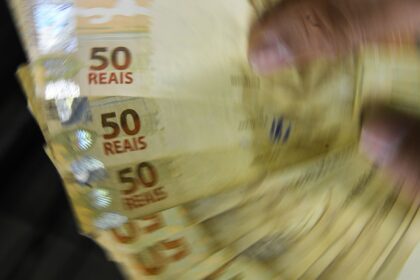 receita-paga-lote-da-malha-fina-do-imposto-de-renda-de-marco