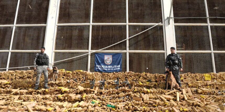 rj:-operacao-na-mare-apreende-recorde-de-48-toneladas-de-drogas