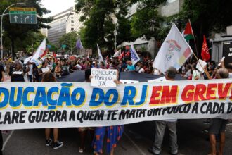 professores-estaduais-e-municipais-do-rio-fazem-paralisacao-de-24h