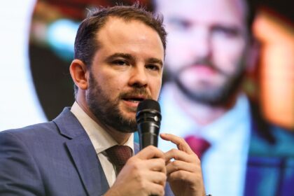 ministro-da-fazenda-inicia-agenda-internacional-nos-eua-e-na-europa