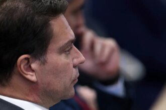 ex-deputado-ramagem-e-solto-apos-ficar-dois-dias-preso-nos-eua