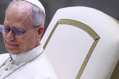 papa-leao-xiv-critica-mundo-“devastado-por-tiranos”