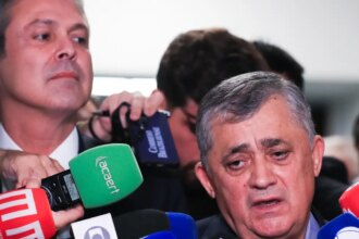 jose-guimaraes-diz-ser-contra-socorro-do-governo-federal-ao-brb