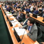 ccj-da-camara-retoma-analise-do-fim-da-escala-6×1-nesta-quarta