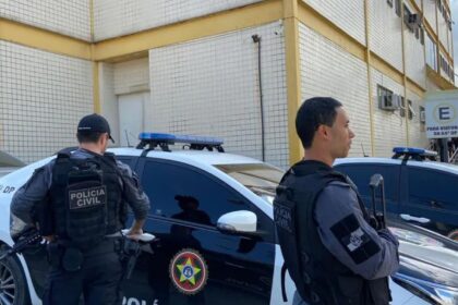 rapper-oruam,-a-mae-e-o-irmao-sao-procurados-em-operacao-contra-o-cv