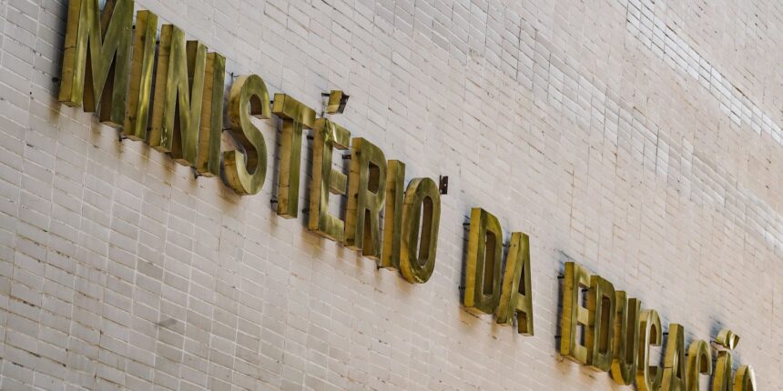 mec-enviara-equipe-de-especialistas-ao-acre-apos-ataque-em-escola